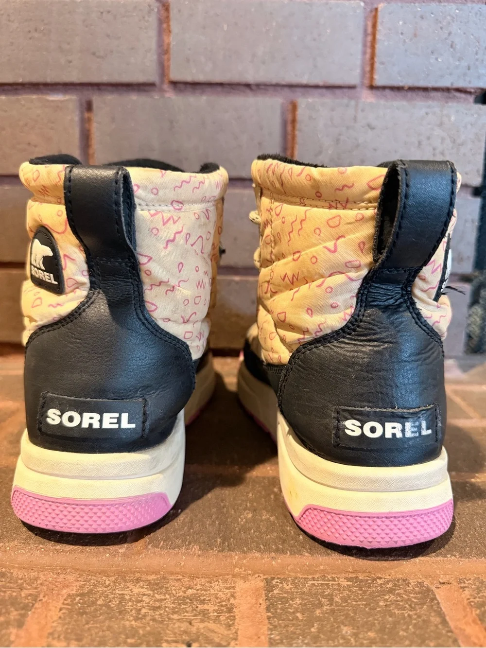 Sorel Whitney III Mid WP Kids Snow Boots Size 3 Pink Waterproof